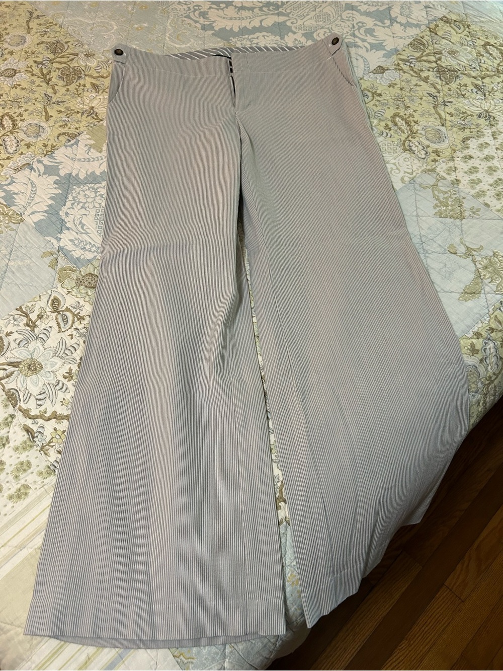 Women’s Gap Size 12 Light Gray Pinstripe Flared-Leg Pants